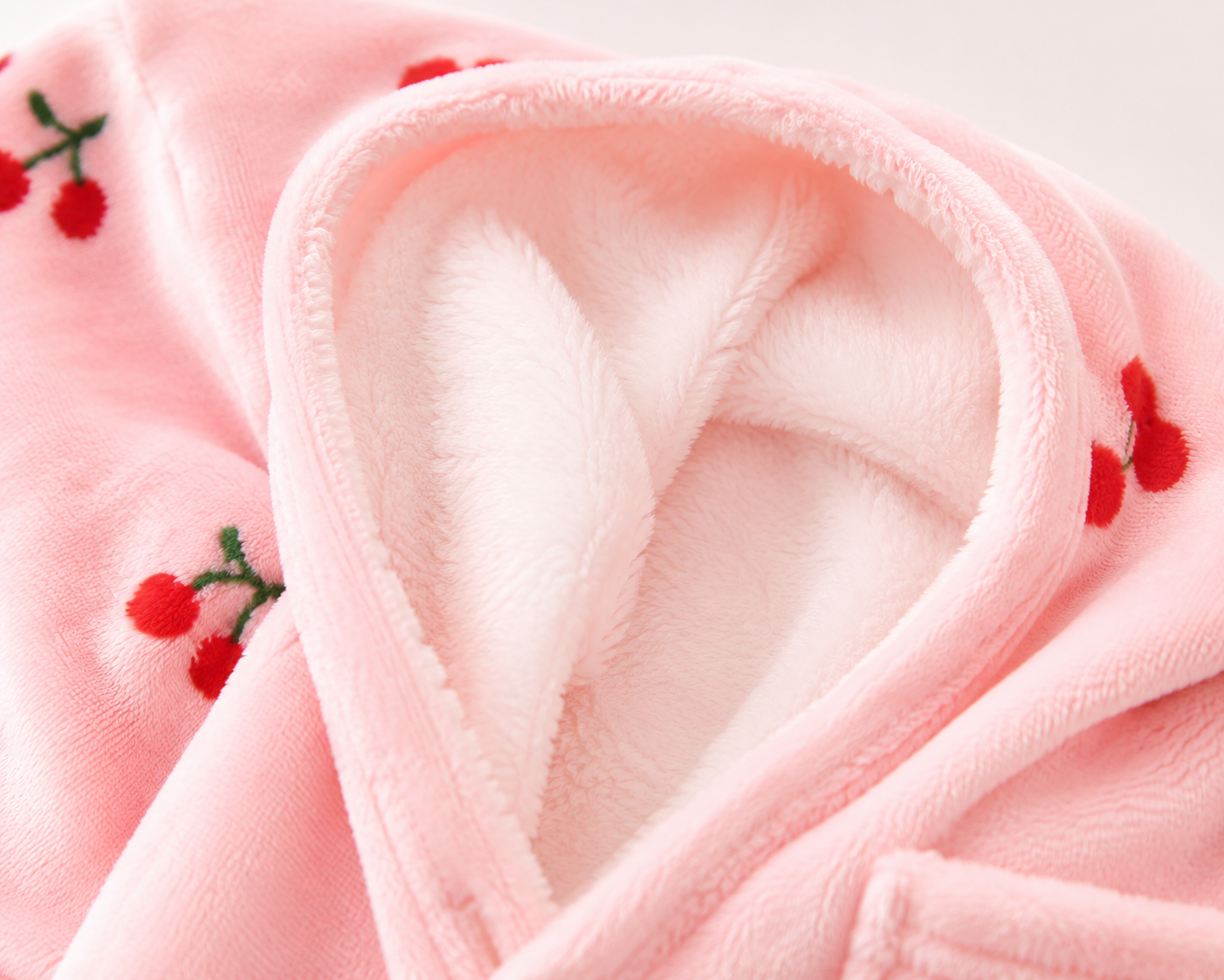 Bata Térmica Infantil con Capucha Cerezas | Polar Extra Suave para Niña